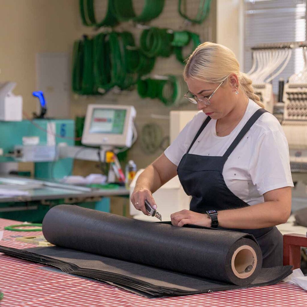 przygotowywanie_haftu_na_wykrojach